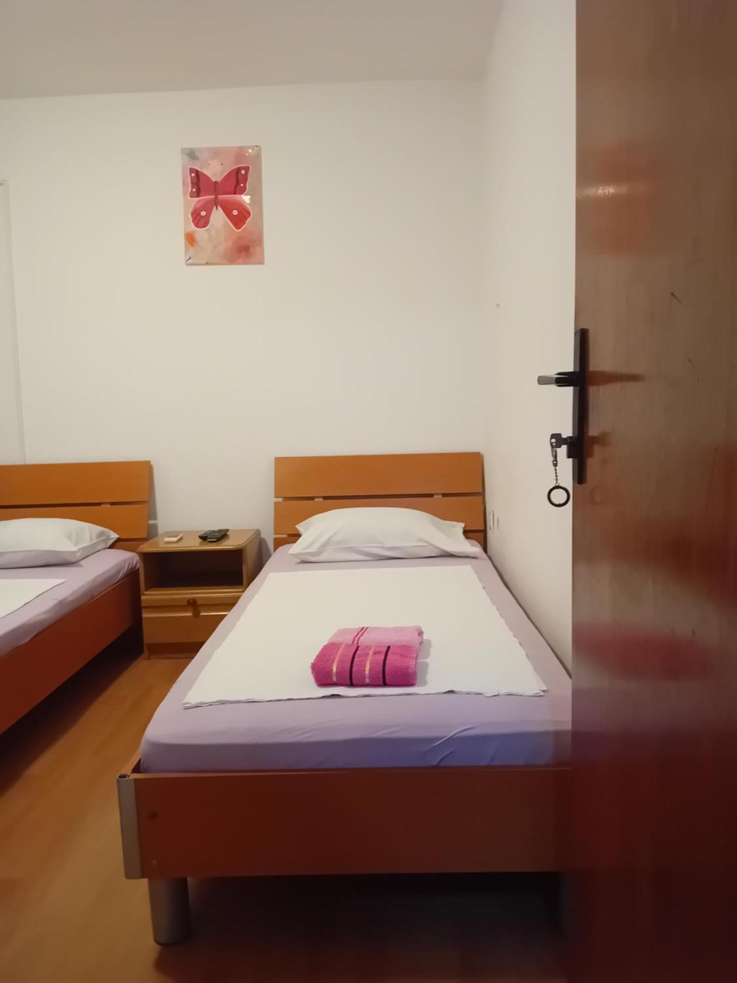 Sara Apartments Будва Екстер'єр фото