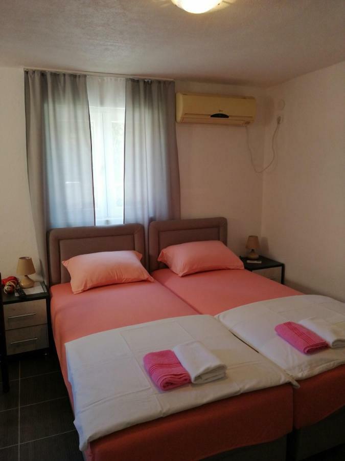 Sara Apartments Будва Екстер'єр фото