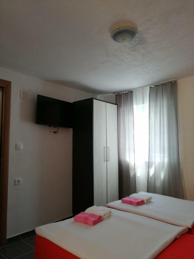 Sara Apartments Будва Екстер'єр фото